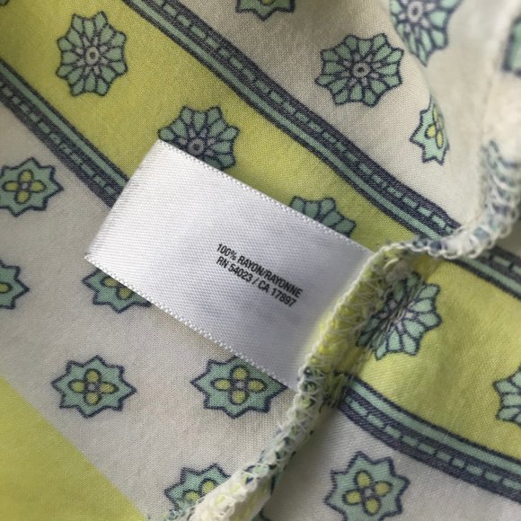 Old Navy Roll Up Sleeve Patterned Top - Picture 6 of 7